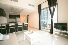 HiGuests - Beautiful Apartment at Bay Central Tower
